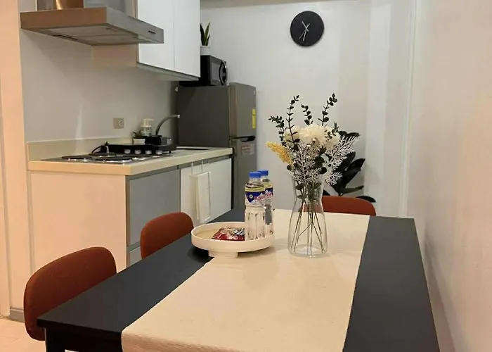Apartamento 2 Bedroom Azure South Paranaque High Floor Pool View